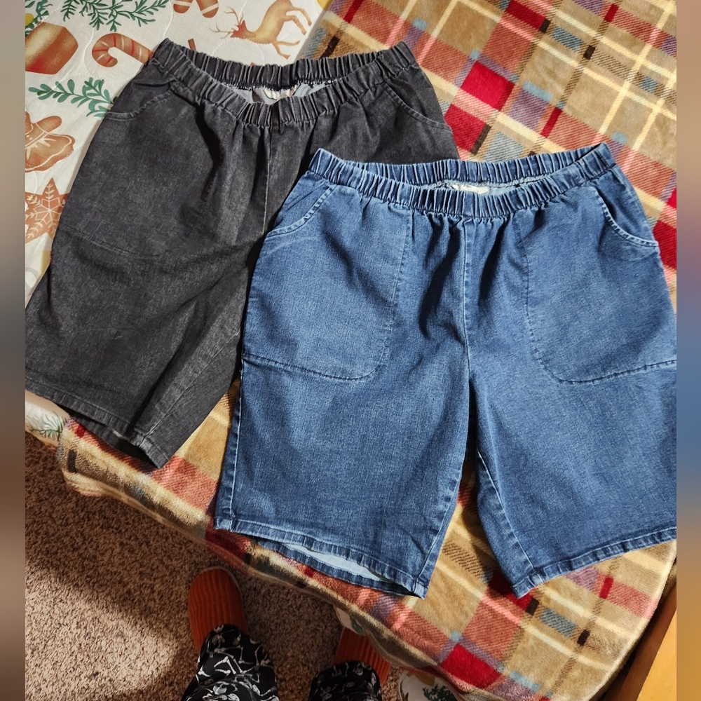 Set Of 2 Womens Shorts